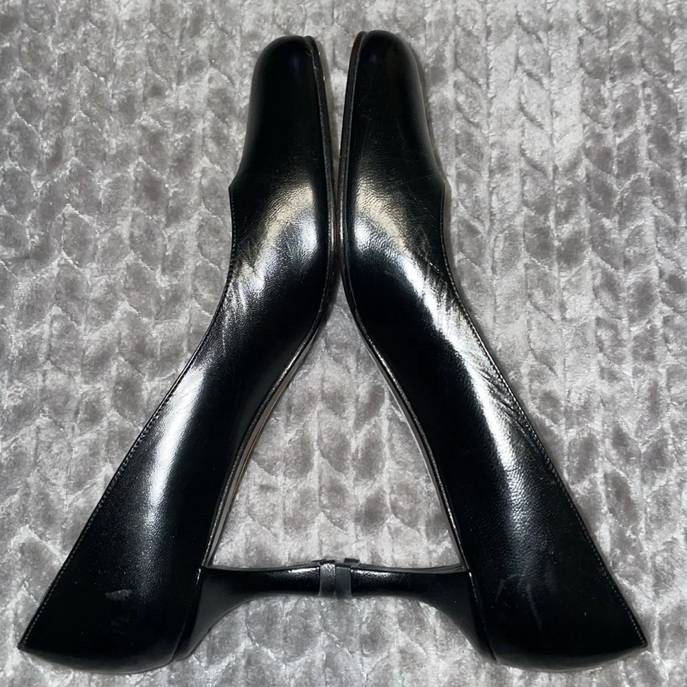 Stuart‎ Weitzman Elegant Black Leather Women's Shy Heels. Size 6.